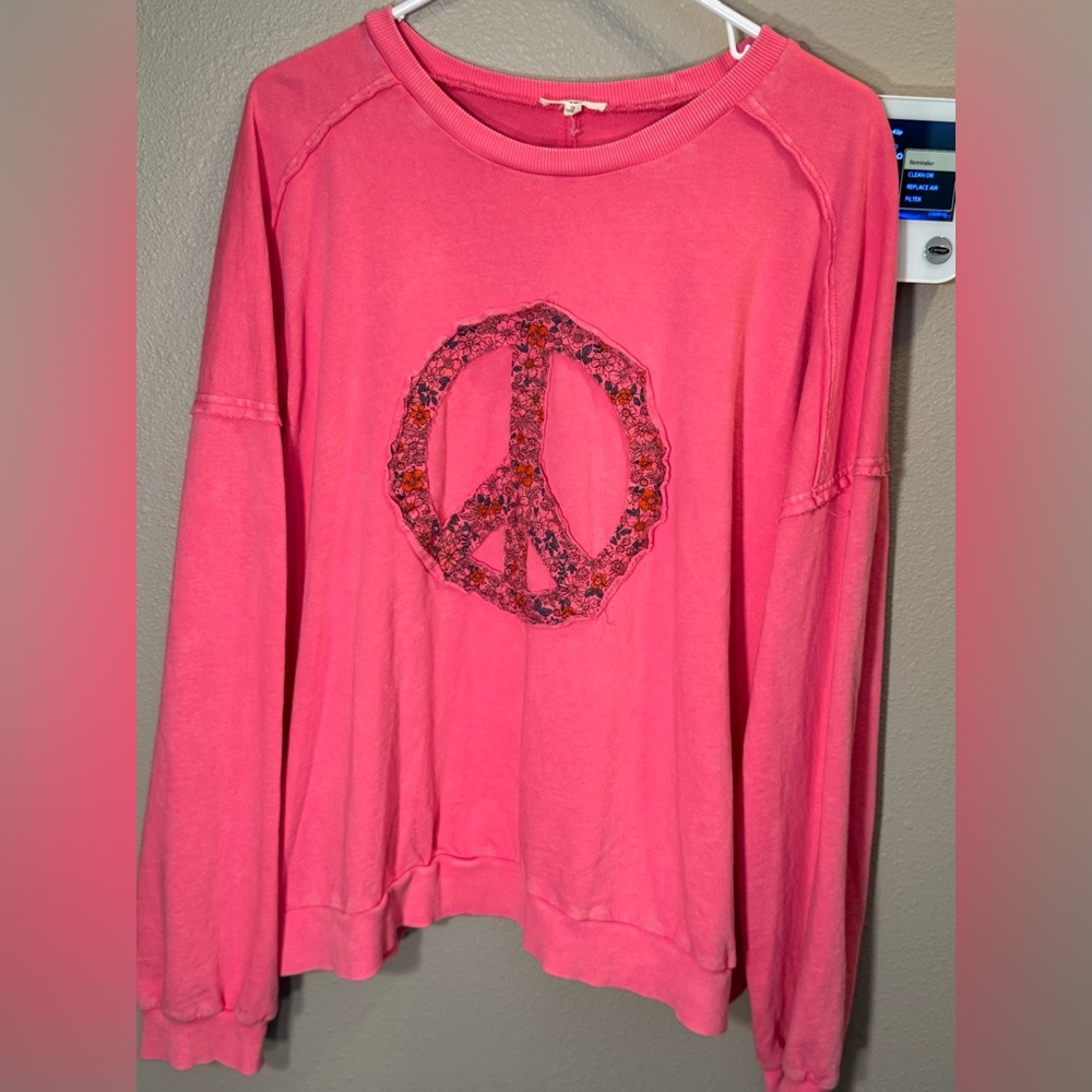 easel Bright Pink Peace Sign Crewneck Sweatshirt